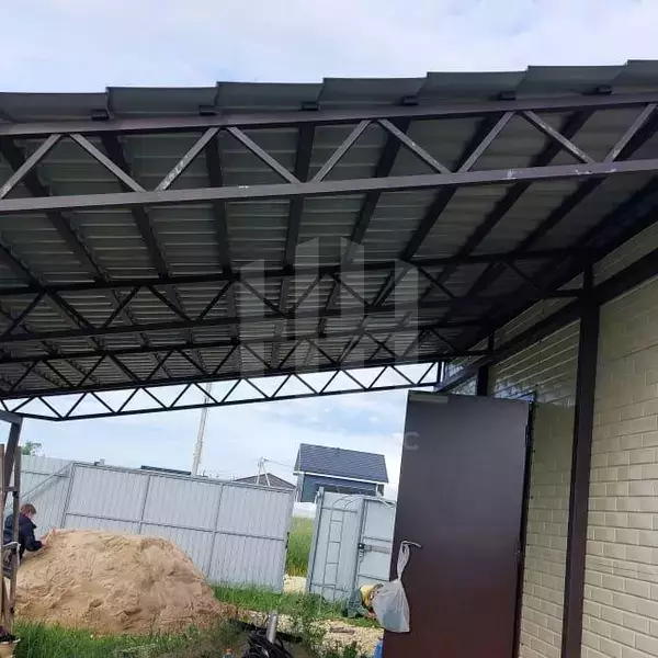 навес из профлиста с хозблоком